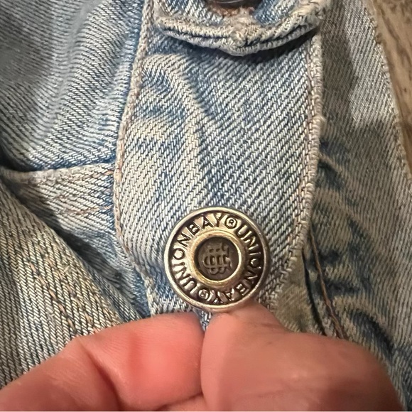 UNIONBAY Medium Light Blue Denim Jacket with Black Embroidery - Picture 4 of 6
